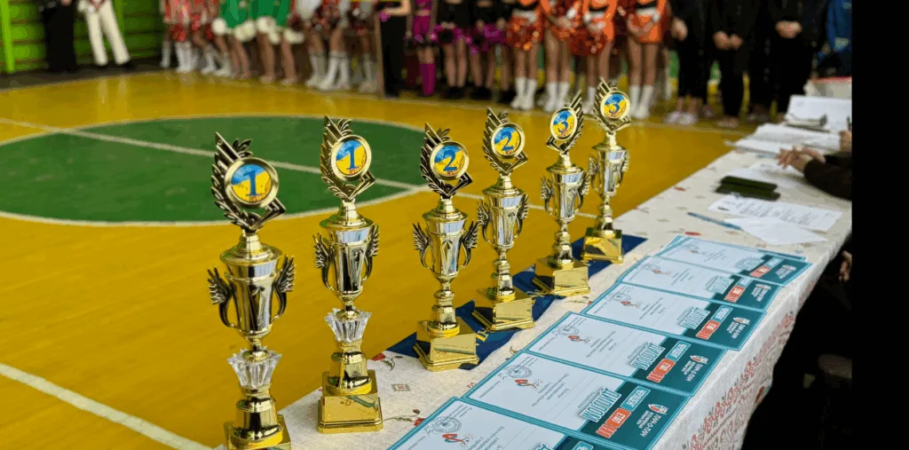 Кубки та дипломи на спортивному турнірі