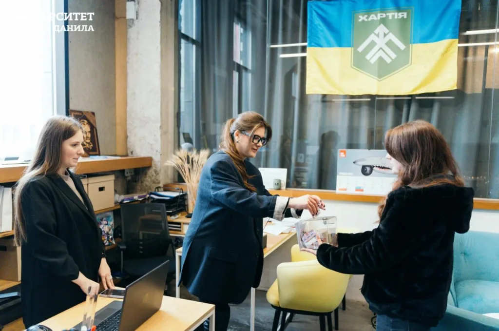 Студенти збирають пожертви в університеті