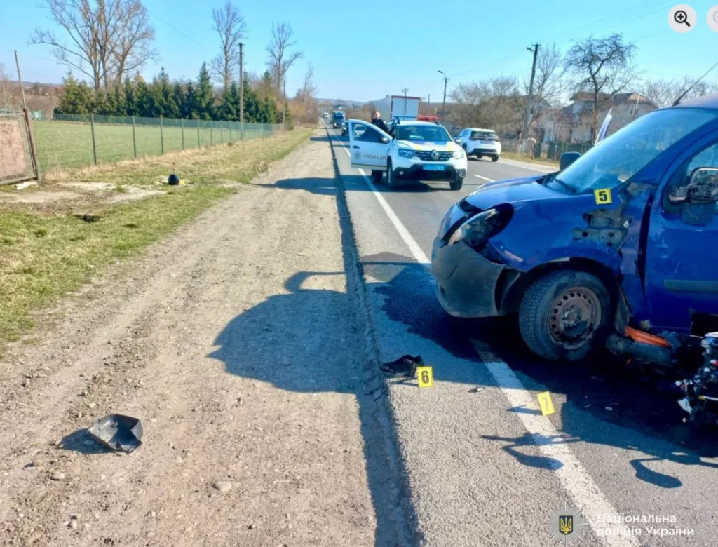Дорожньо-транспортна пригода з поліцейськими на місці