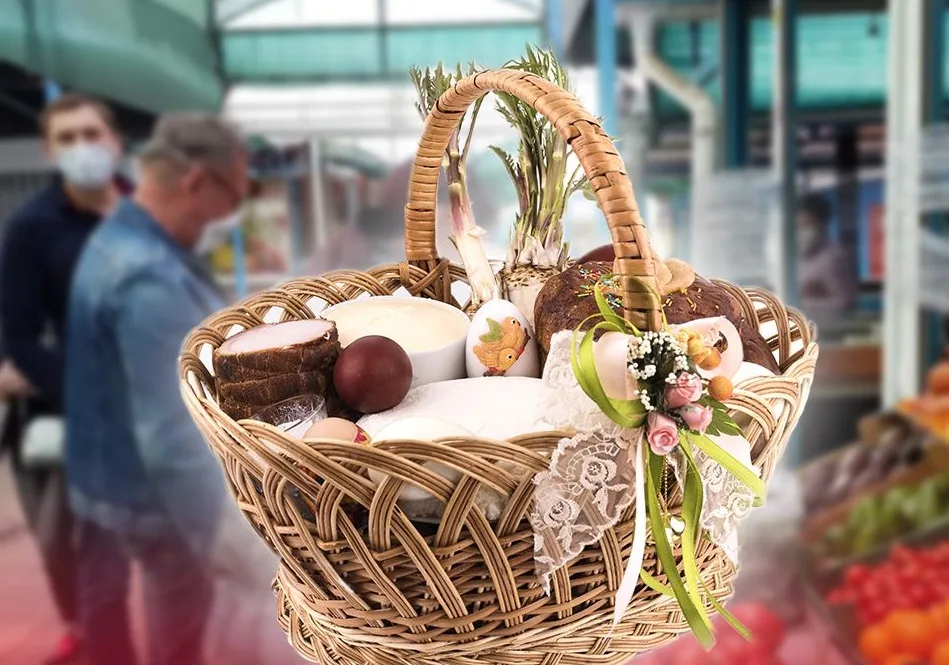 Великодній кошик з паскою та крашанками