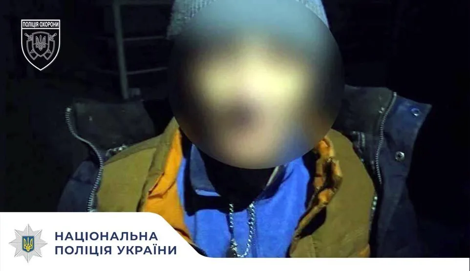 Працівники Нацполіції України під час нічного патрулювання