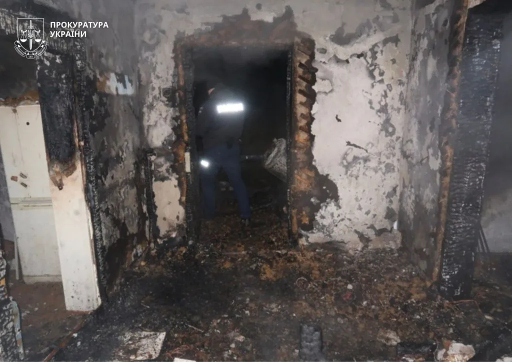 Обгоріле приміщення після пожежі