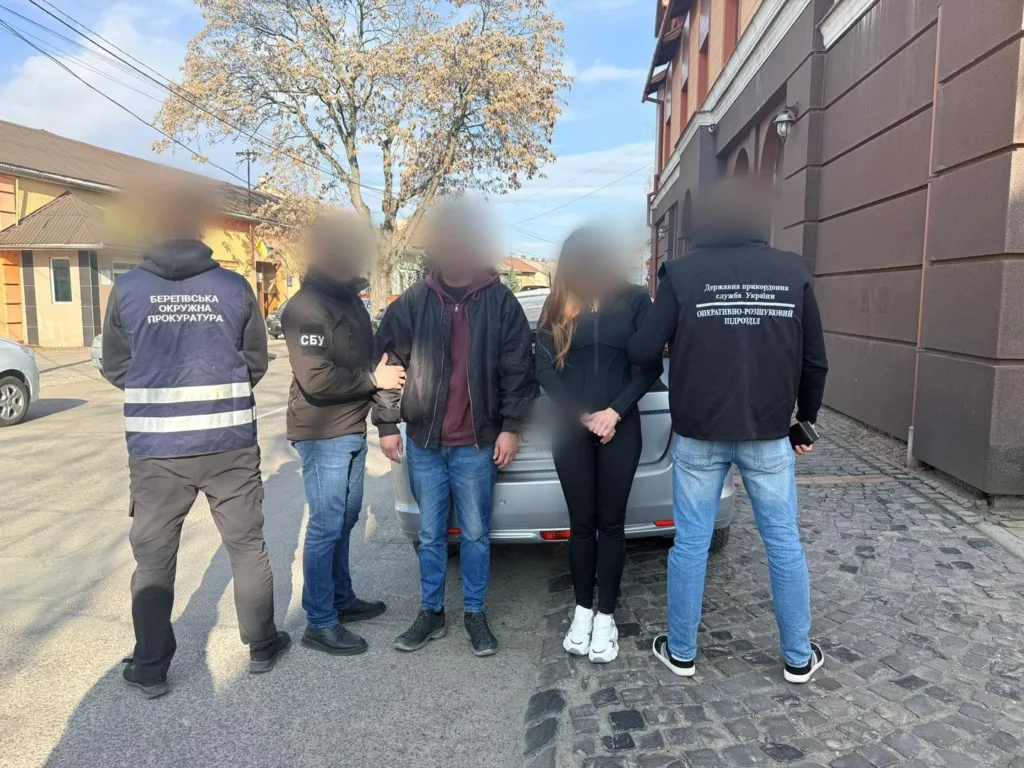 Затримання правоохоронцями на вулиці України