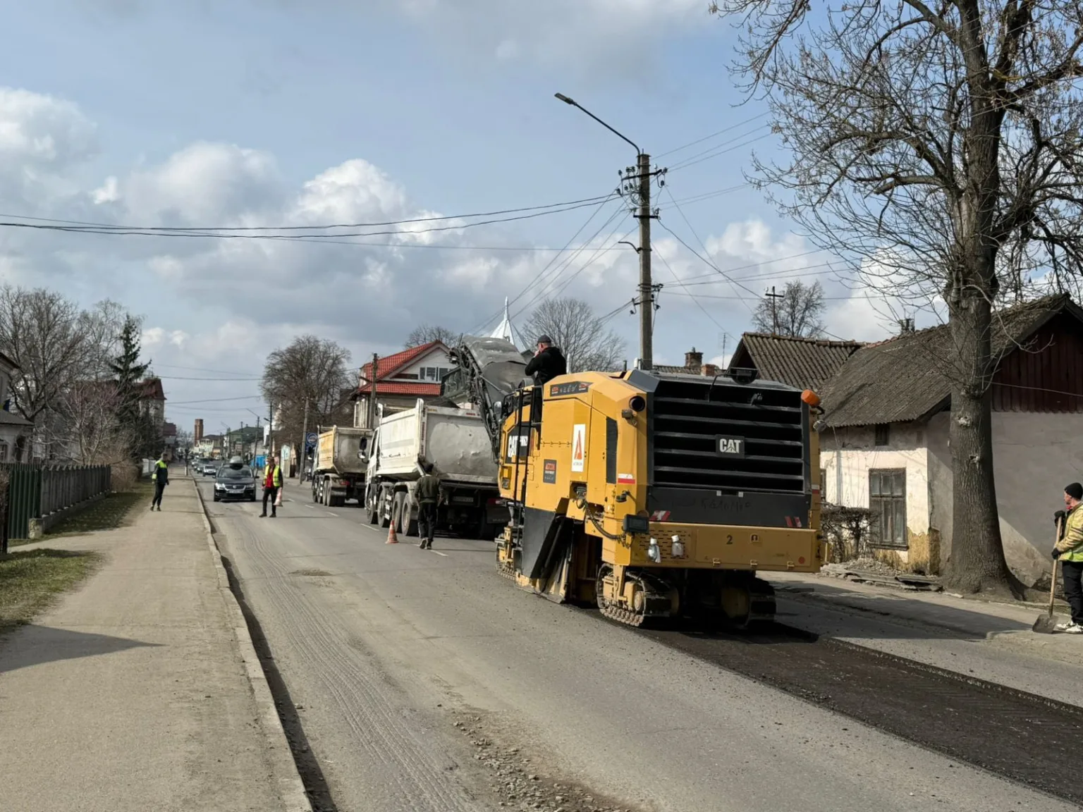Ремонт дороги в житловому районі