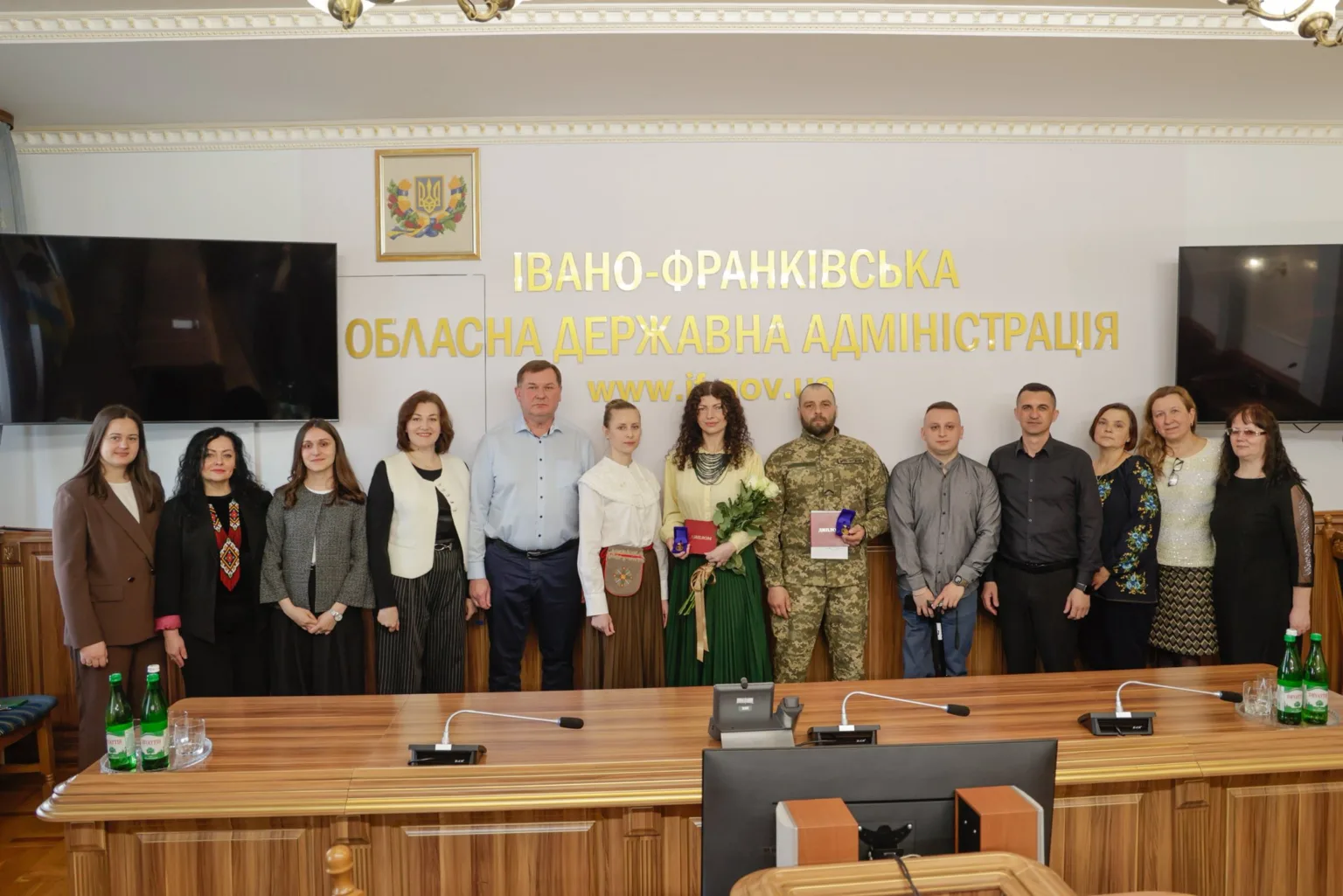 Групове фото в Івано-Франківській обласній адміністрації