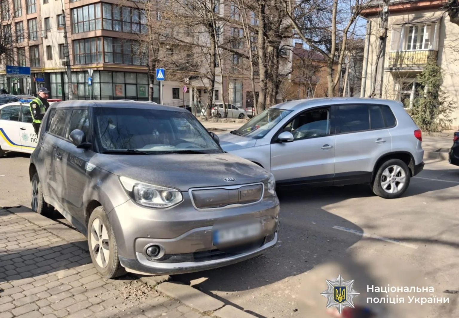 Дорожня аварія за участю двох автомобілів у місті