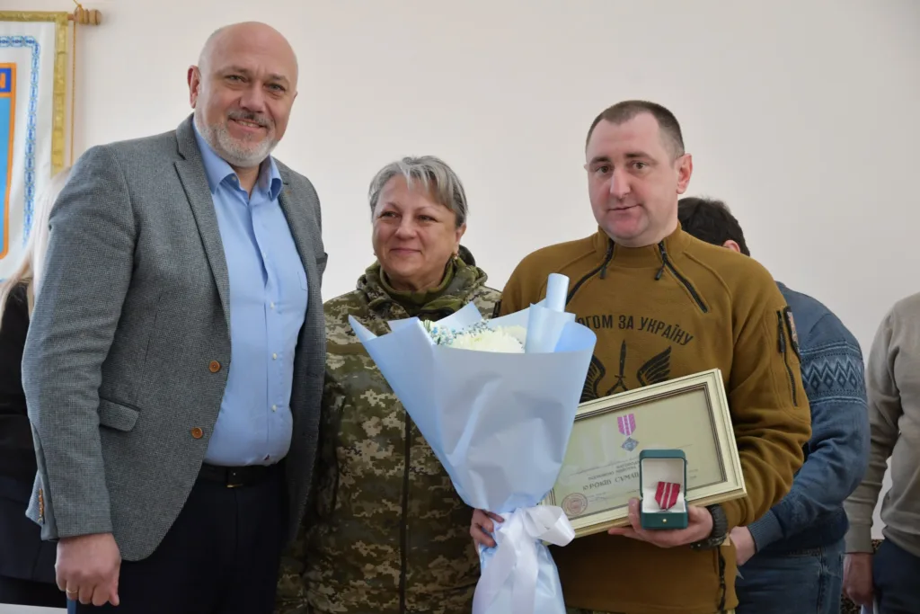 Вручення нагороди українському військовому