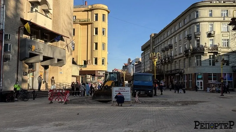 Дорожні роботи на центральній вулиці міста