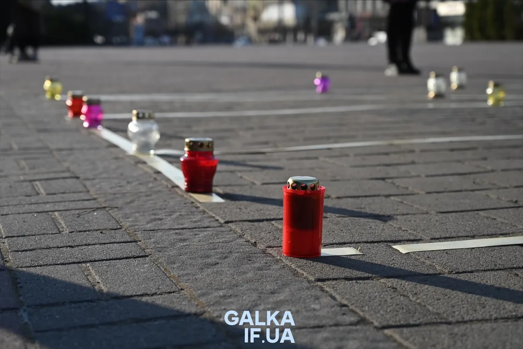 Свічки пам’яті на міській площі