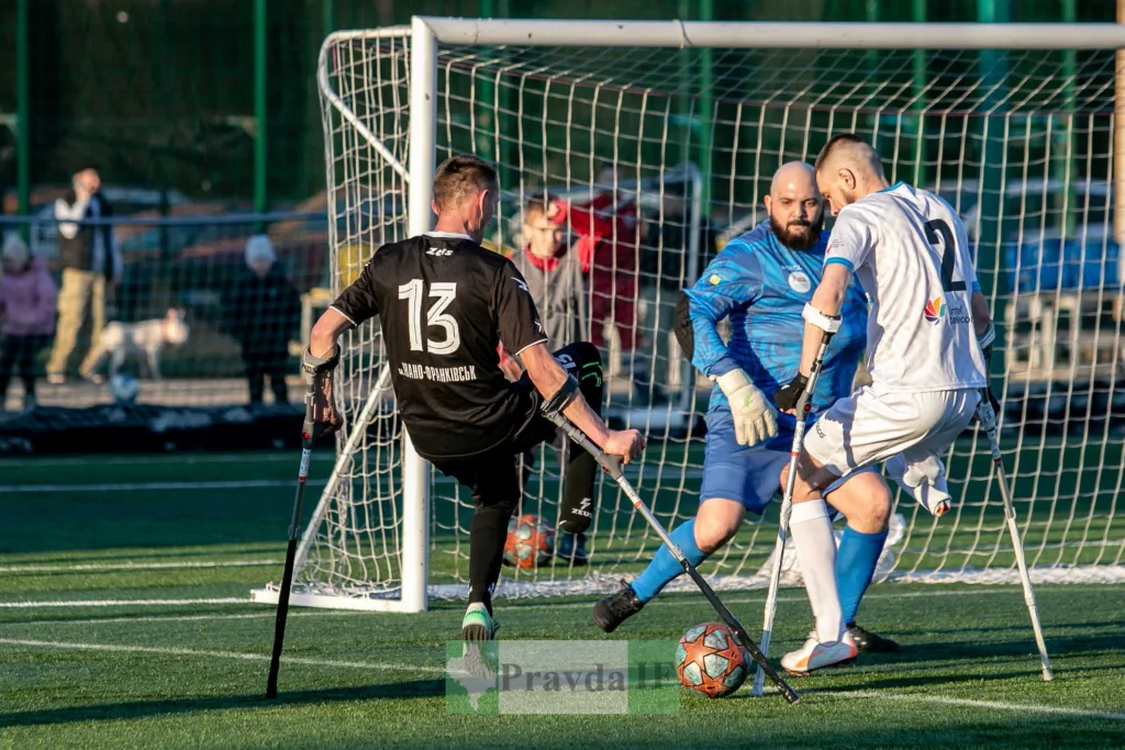 Футбол ампутантів на полі під час матчу