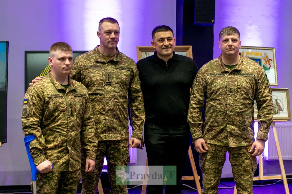 Українські військові під час урочистого заходу