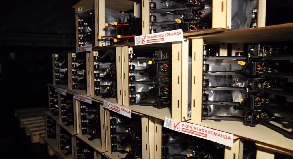 Упаковані дрони для української команди волонтерів