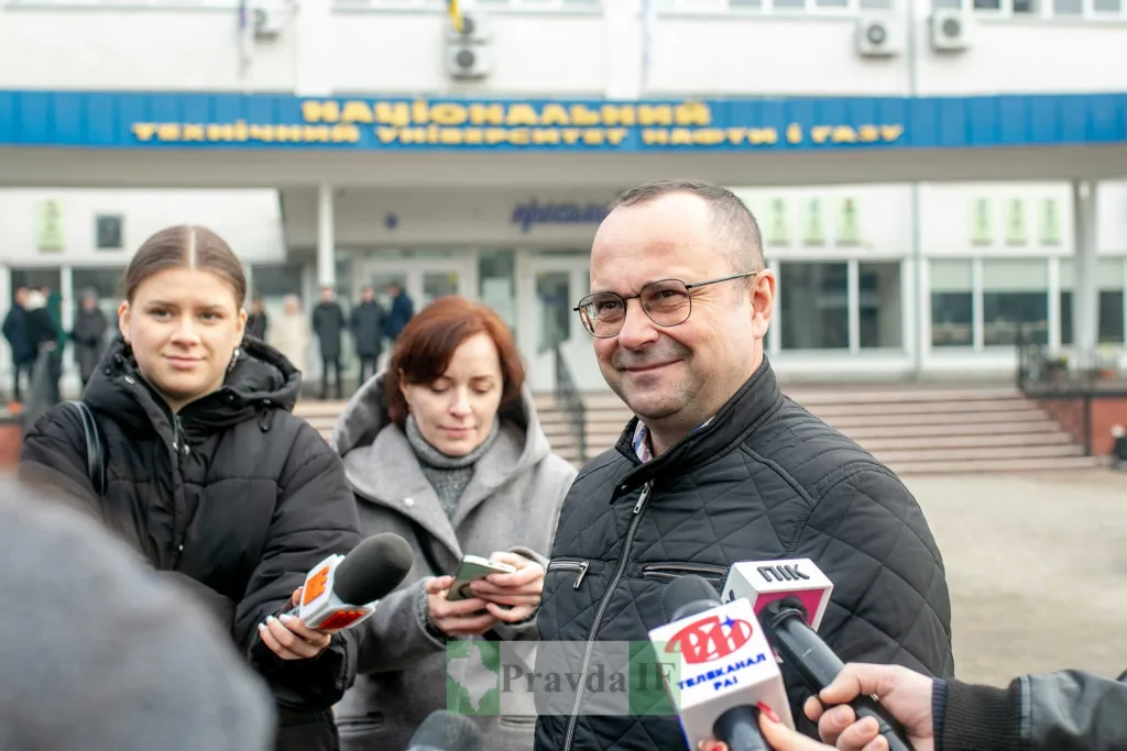 Інтерв'ю перед університетом нафти і газу