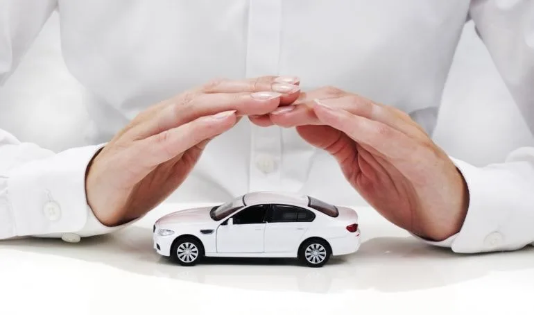 Захист автомобіля руками, концепція страхування