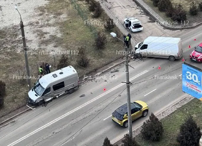 Дорожня аварія за участю кількох автомобілів