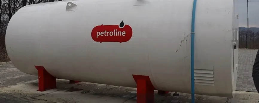 Паливний резервуар Petroline на відкритому майданчику