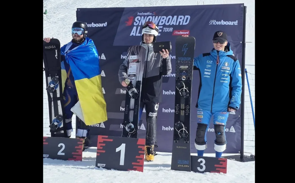 Переможці змагань зі сноуборду на п’єдесталі