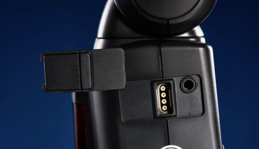 Порт зарядки на електричному пристрої крупним планом