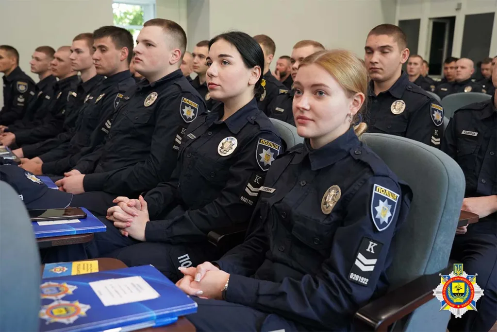 Курсанти поліції на навчанні у аудиторії