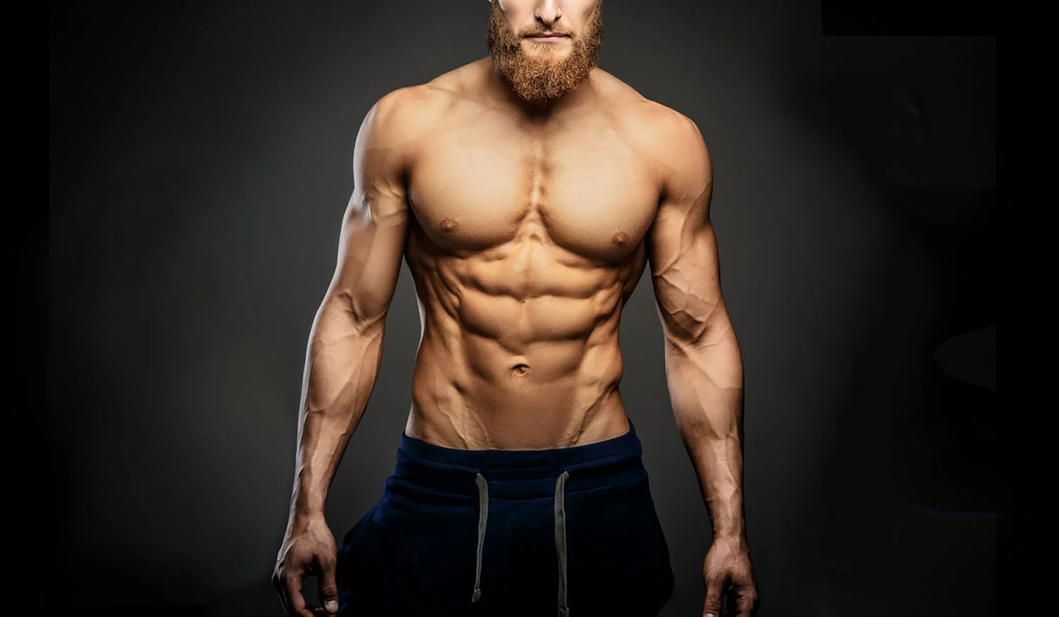 Мускулисте чоловіче тіло з пресом