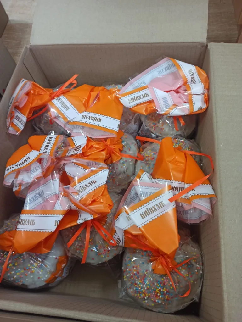 Упаковані паски Київхліб у коробці