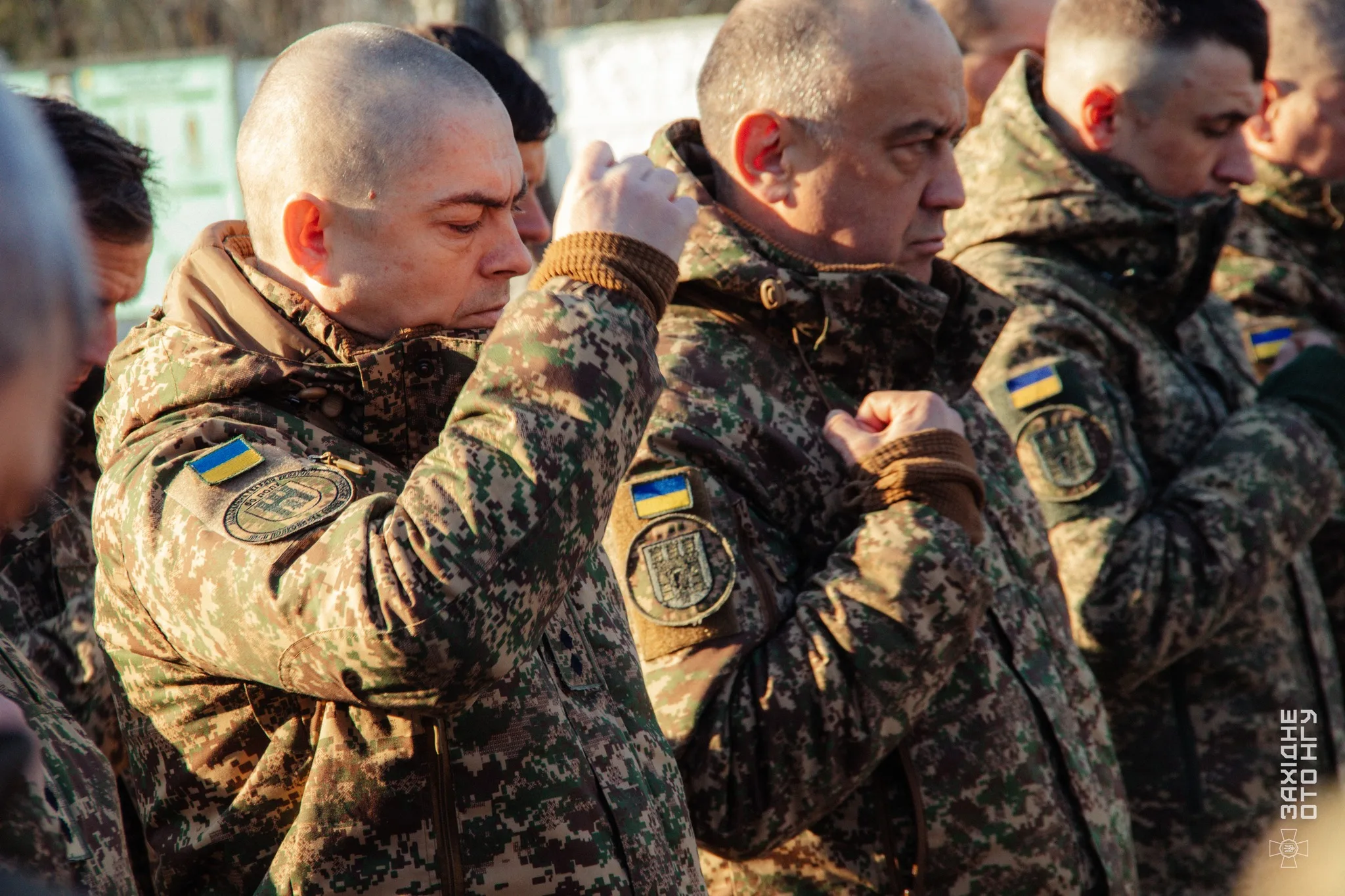 Українські військові під час урочистої присяги