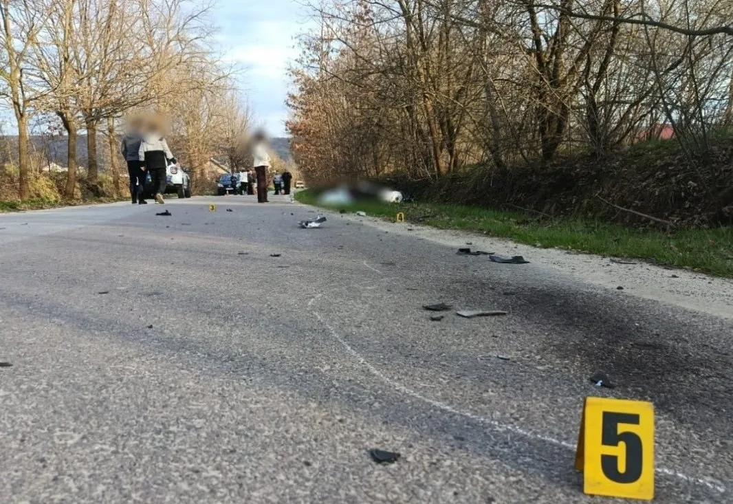 Місце дорожньо-транспортної пригоди на заміській дорозі