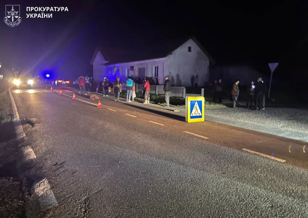 Нічна ДТП на дорозі, працює поліція