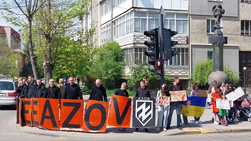 Мітинг підтримки полку Азов у місті