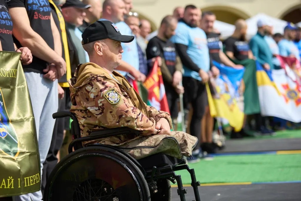 Ветеран у візку на спортивному заході