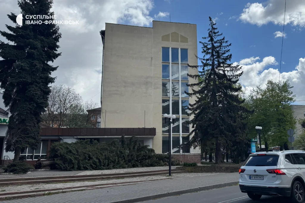Будівля у центрі Івано-Франківська