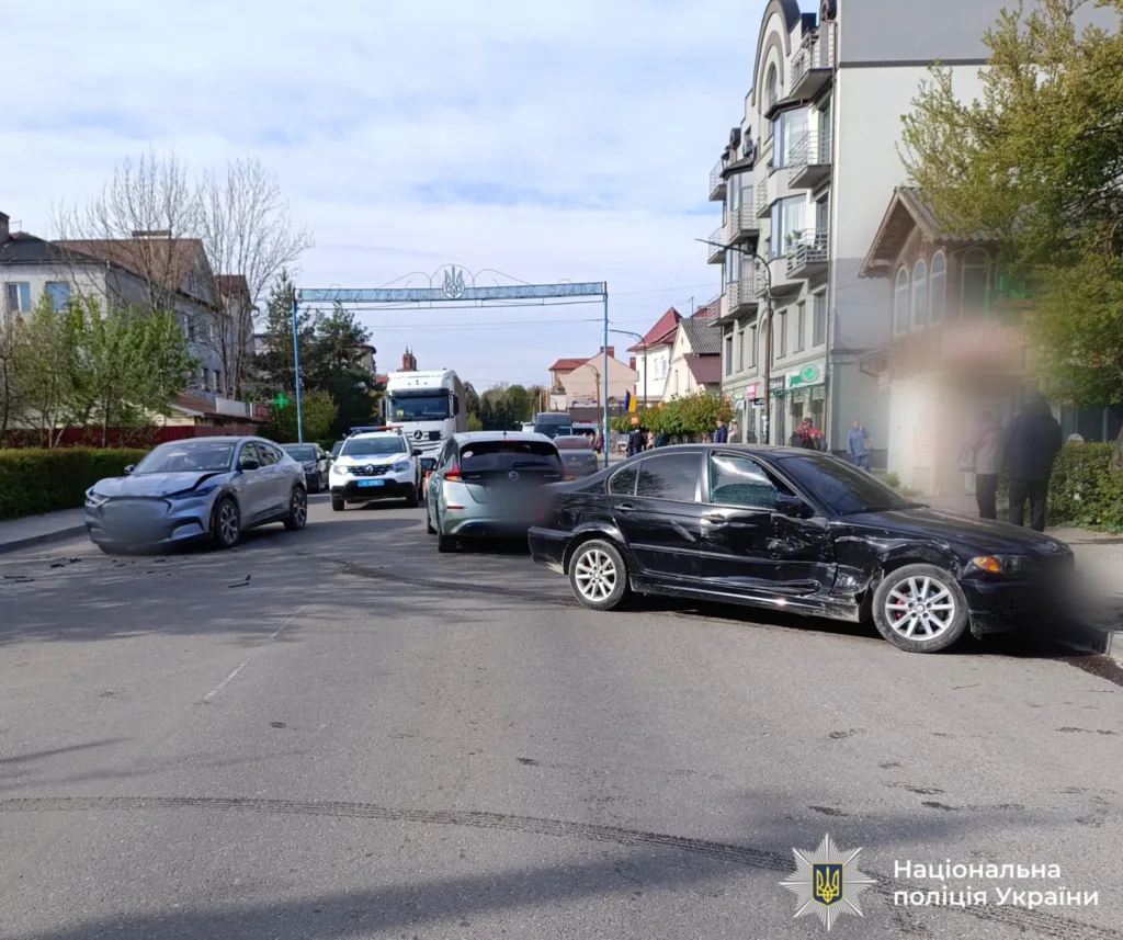 Дорожньо-транспортна пригода на міській вулиці