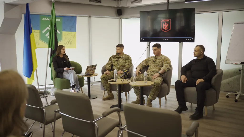 Обговорення військових у Харкові з журналісткою