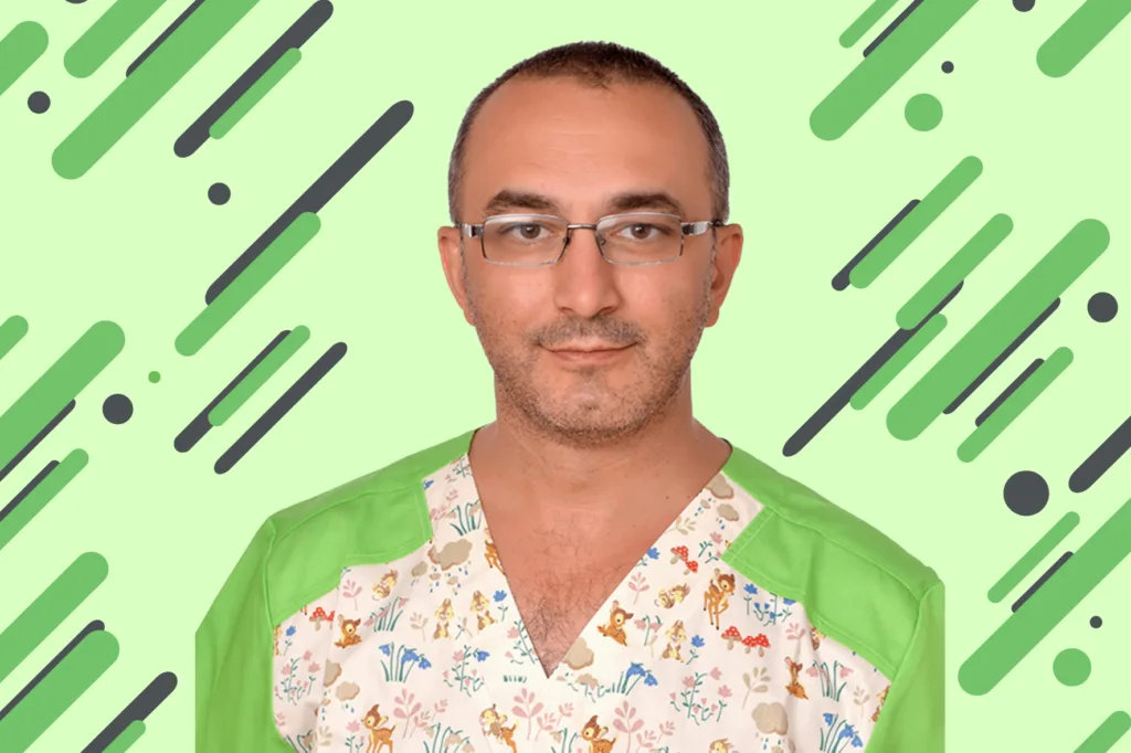 Портрет чоловіка у медичному одязі