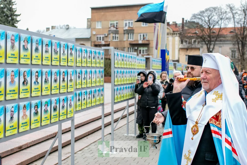 Освячення меморіалу загиблим воїнам у Івано-Франківську