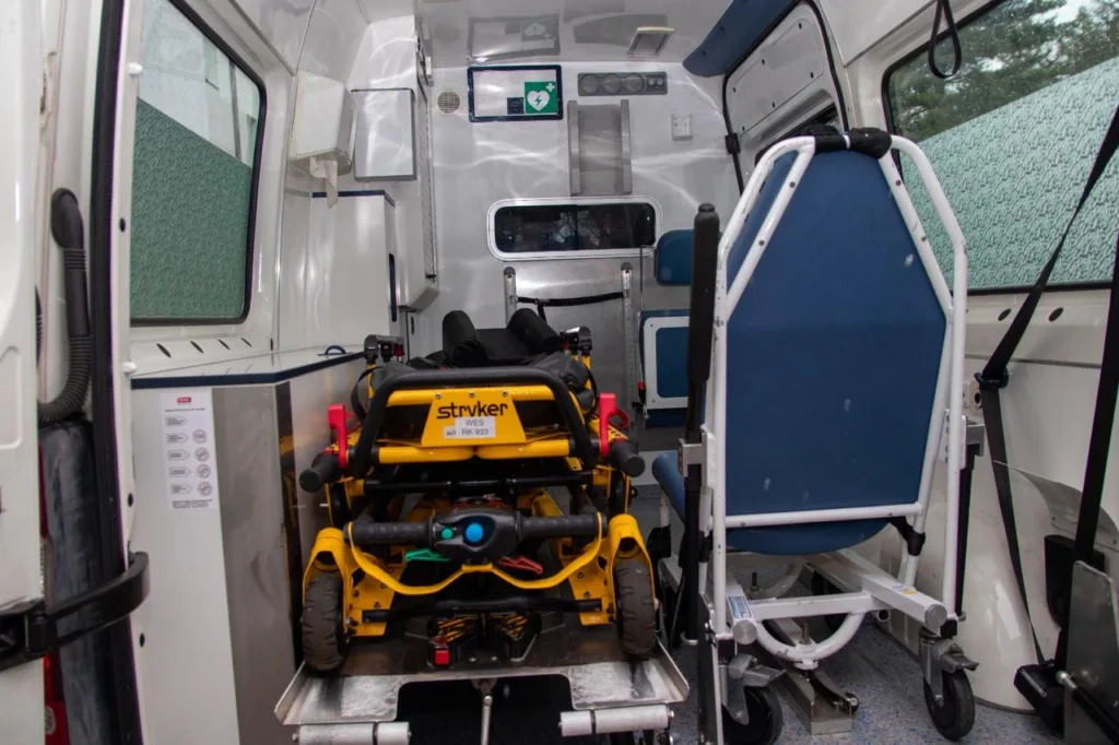 Інтер'єр сучасної карети швидкої допомоги