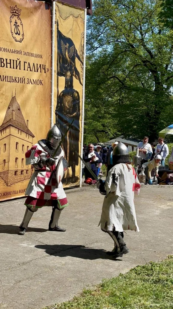 Середньовічний турнір лицарів у Галичі