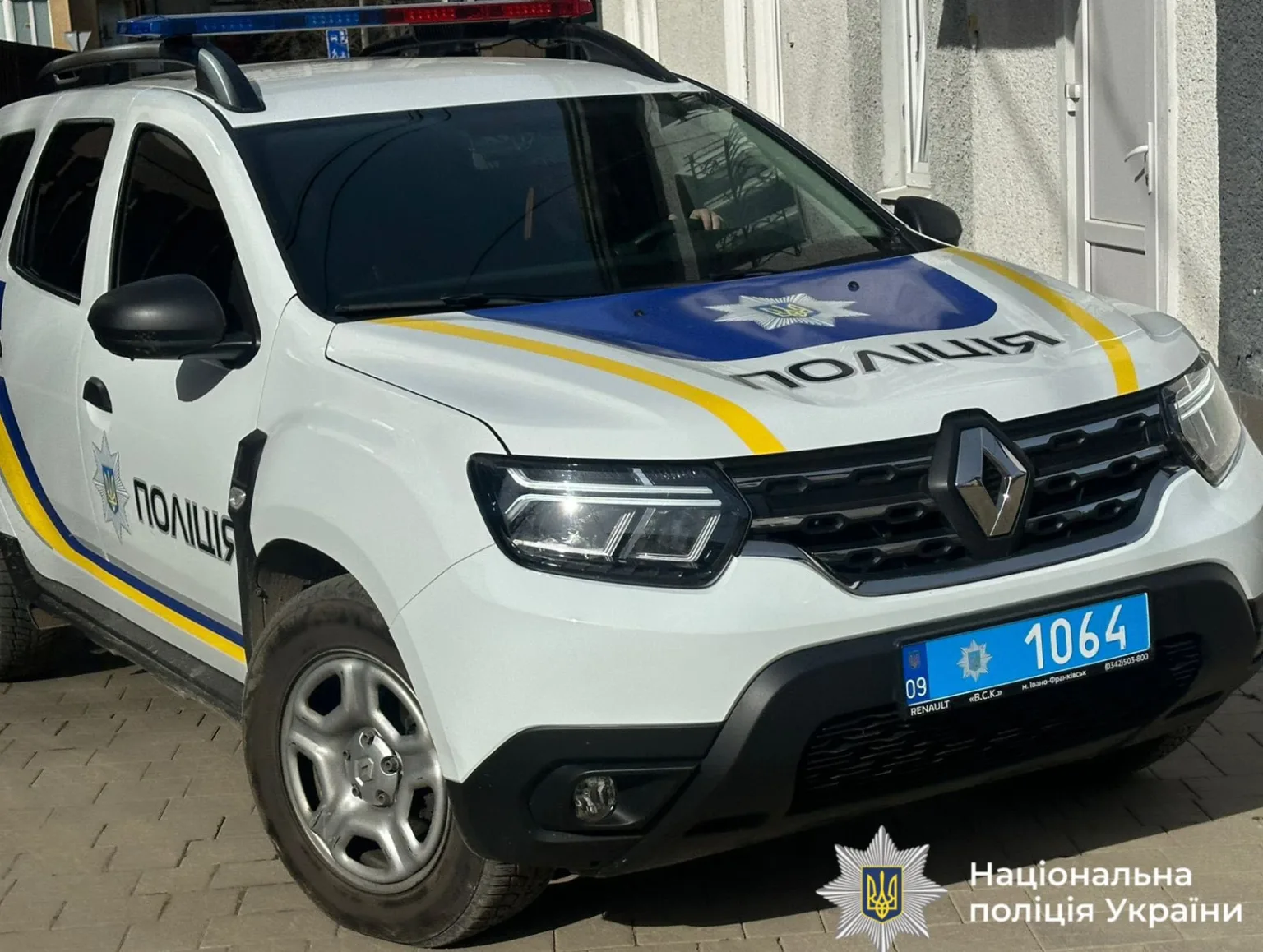 Патрульний автомобіль поліції України Renault Duster