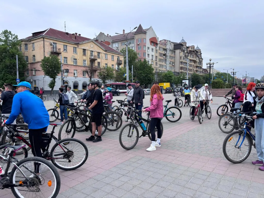 Велосипедисти зібралися на міській площі