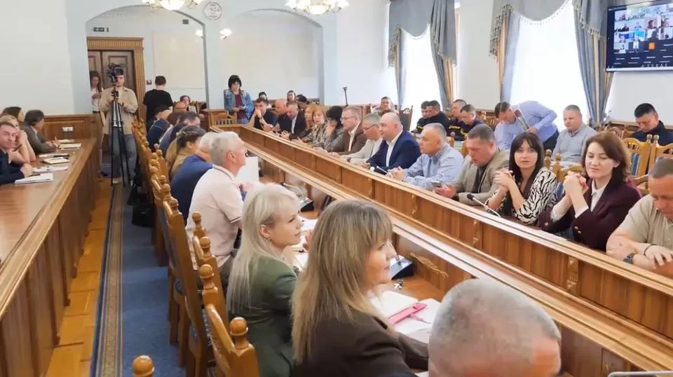 Засідання урядової або міської ради в залі