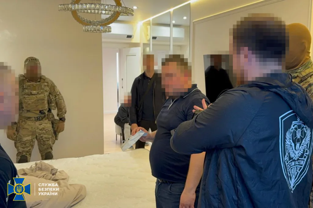 Операція СБУ у квартирі під час затримання