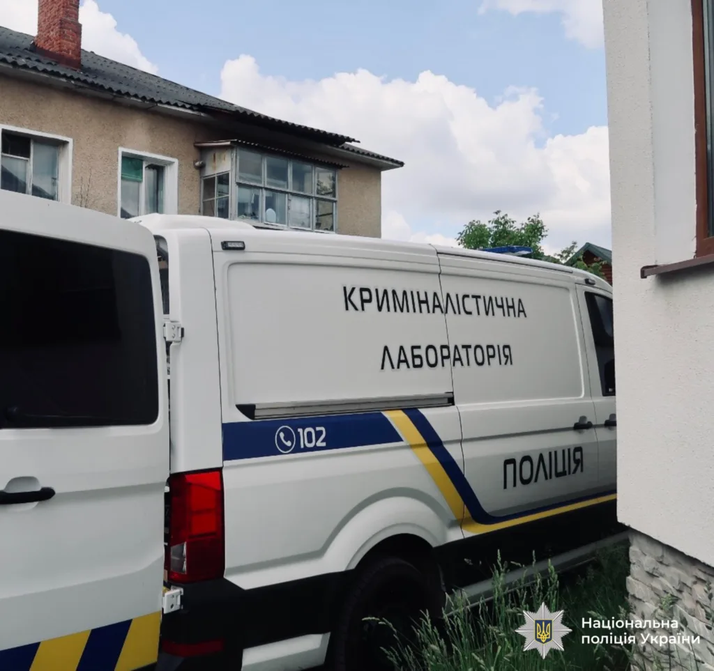Мікроавтобус криміналістичної лабораторії поліції України