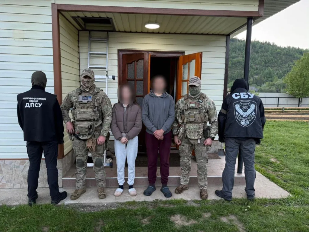 Затримання біля будинку співробітниками СБУ та ДПСУ