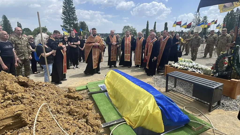 Поховання Героя України з військовими почестями
