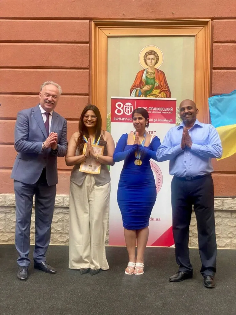 Учасники церемонії нагородження в університеті Івано-Франківська