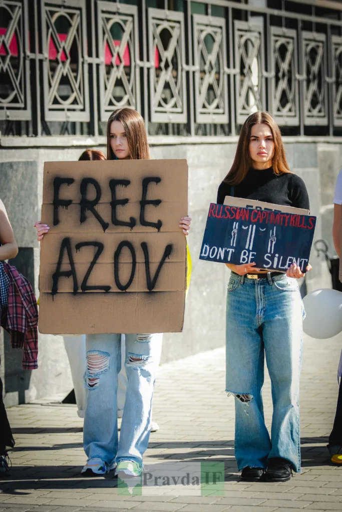 Мітинг за звільнення полонених Азову в Україні