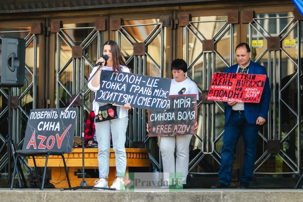 Мітинг за звільнення полонених Азовців