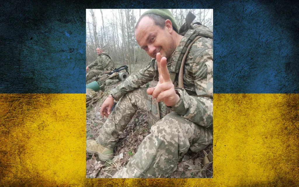 Українські військові відпочивають у лісі