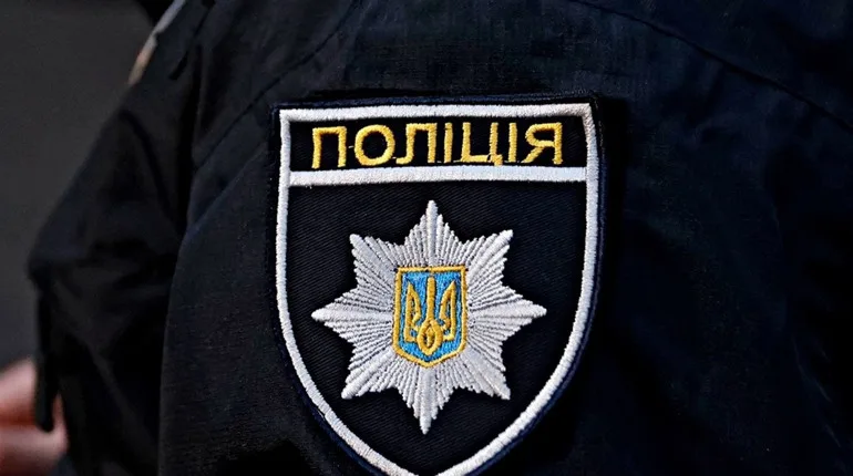 Шеврон української поліції на формі