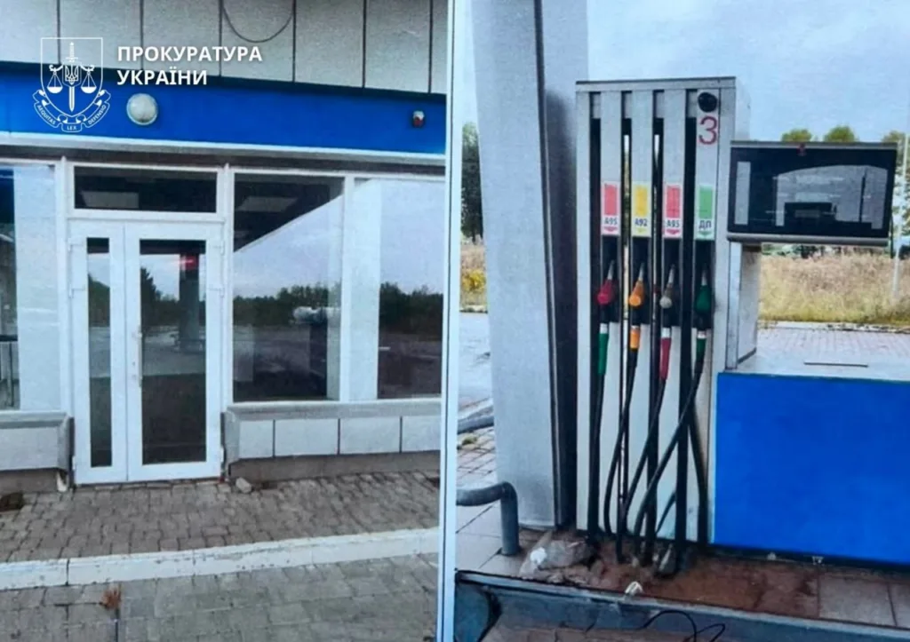 Автозаправна станція з колонкою та будівлею
